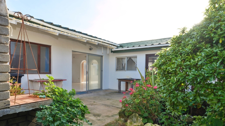 4 Bedroom Property for Sale in Agulhas Western Cape